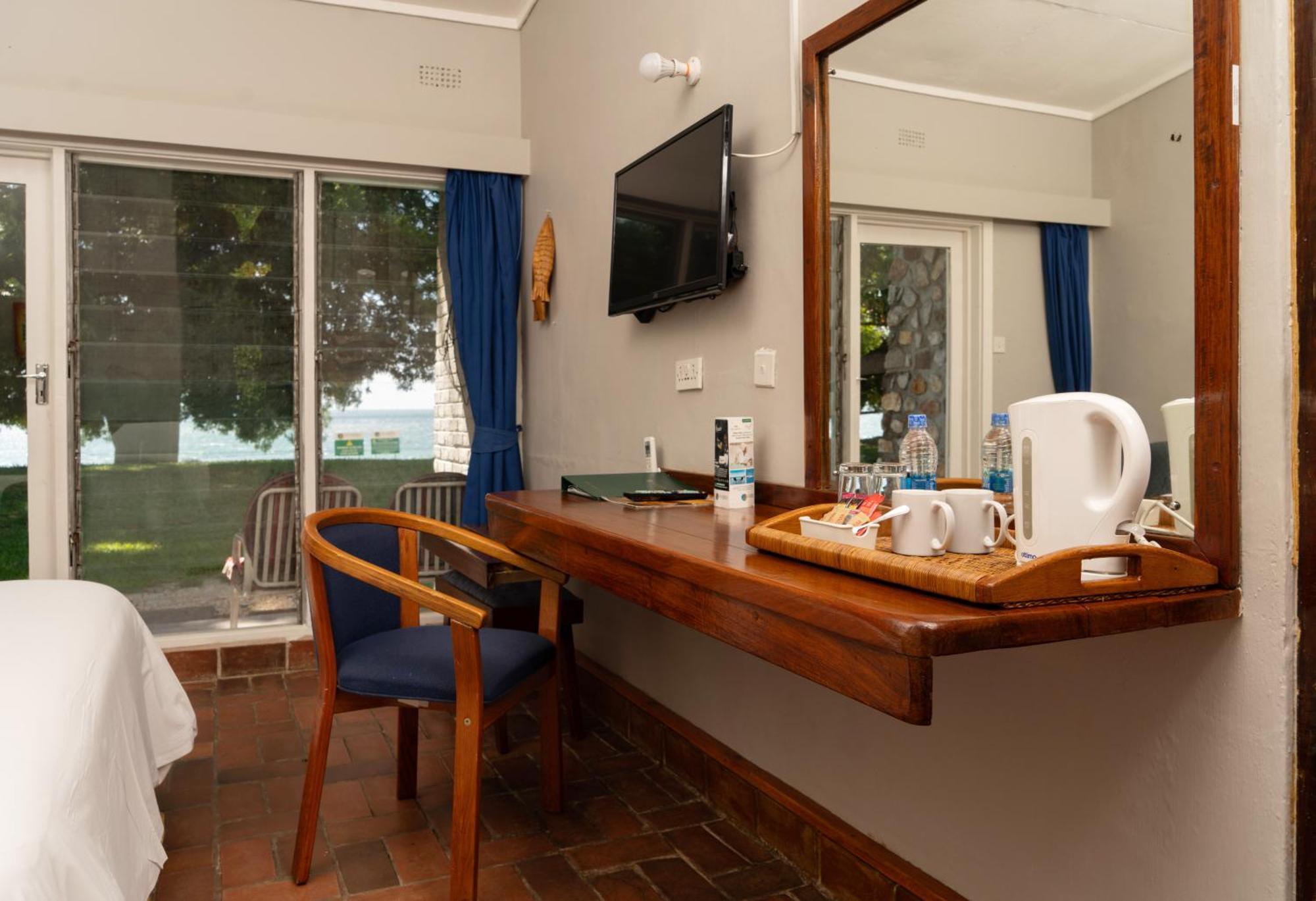 Sunbird Chintheche Hotel Nkhata Bay Buitenkant foto