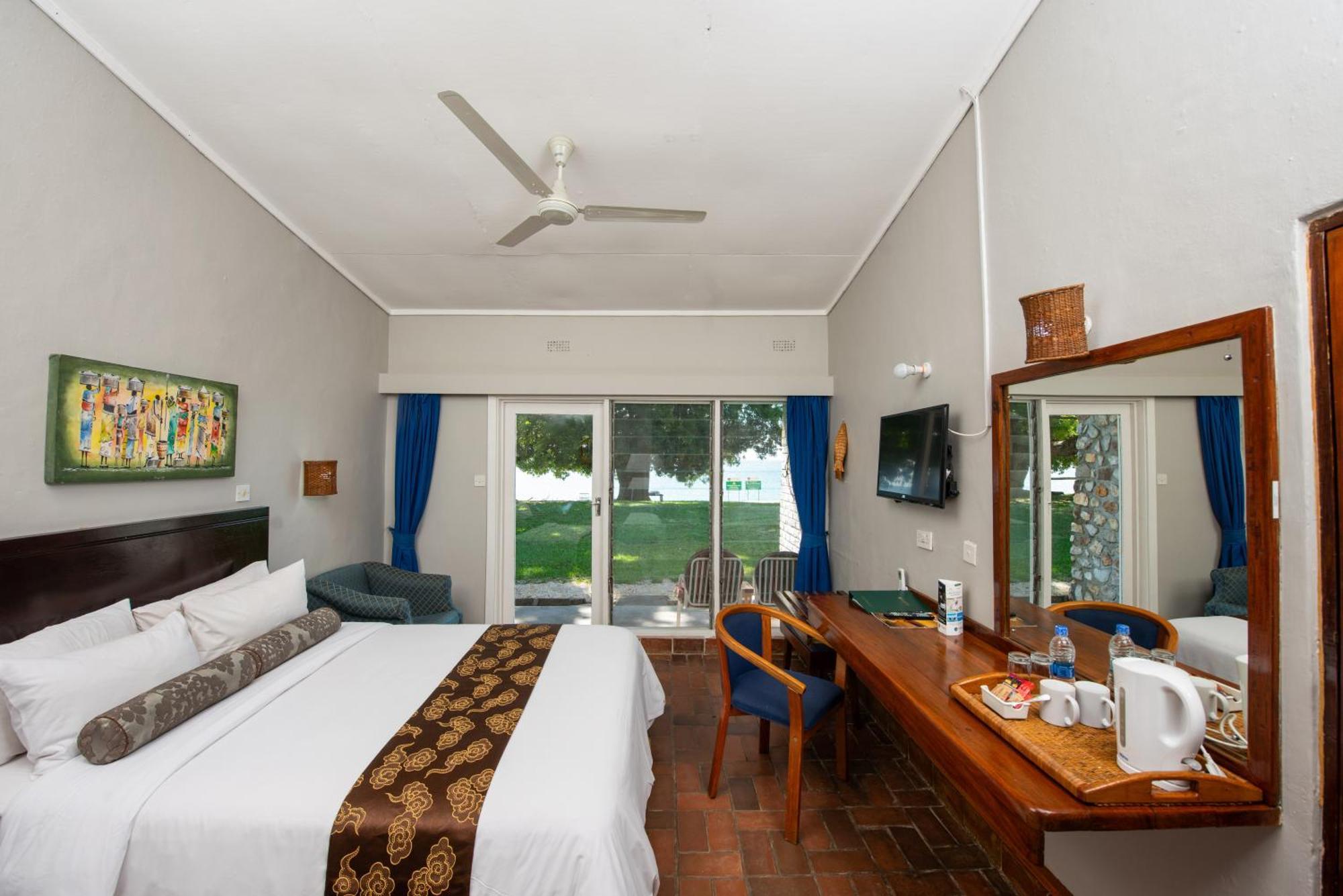 Sunbird Chintheche Hotel Nkhata Bay Buitenkant foto