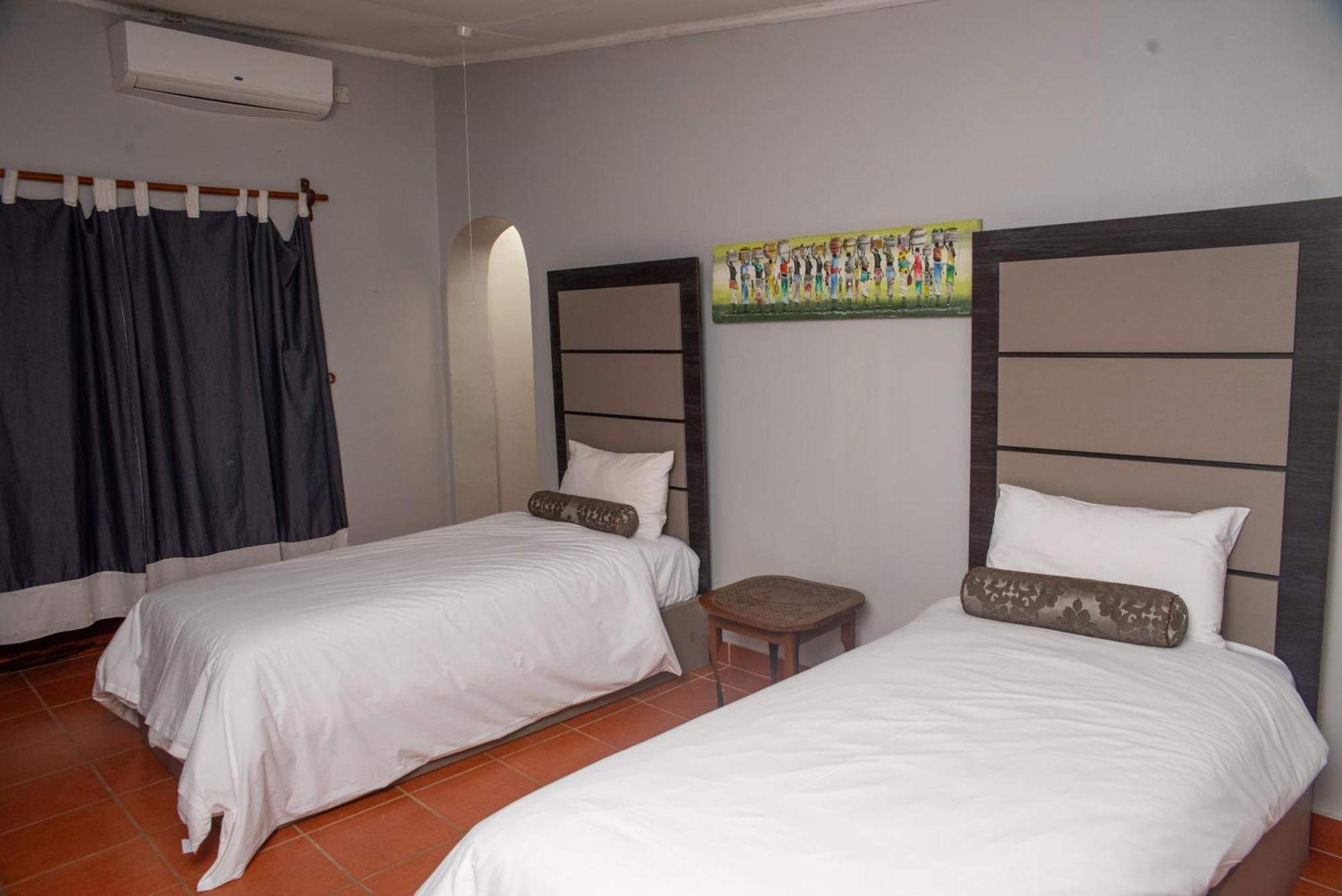 Sunbird Chintheche Hotel Nkhata Bay Buitenkant foto