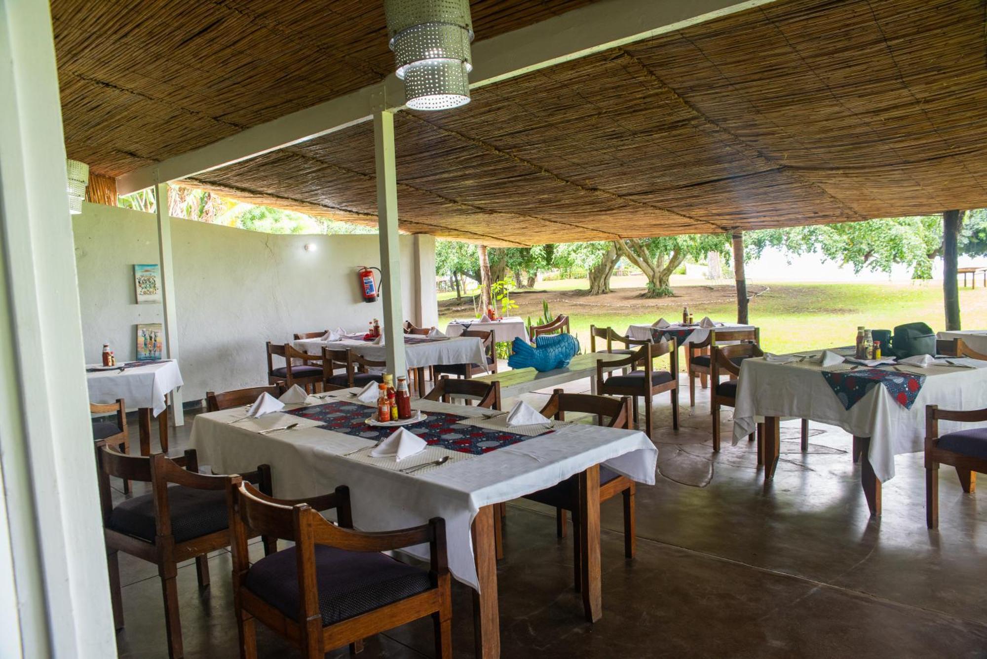 Sunbird Chintheche Hotel Nkhata Bay Buitenkant foto